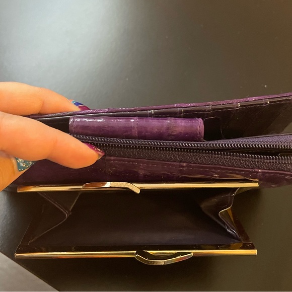 Pre-owned Vintage Lee Sands Purple Eel Skin Wallet. - Picture 3 of 3